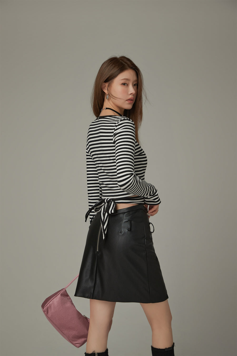 CHUU Striped Wrapped Cropped T-Shirt