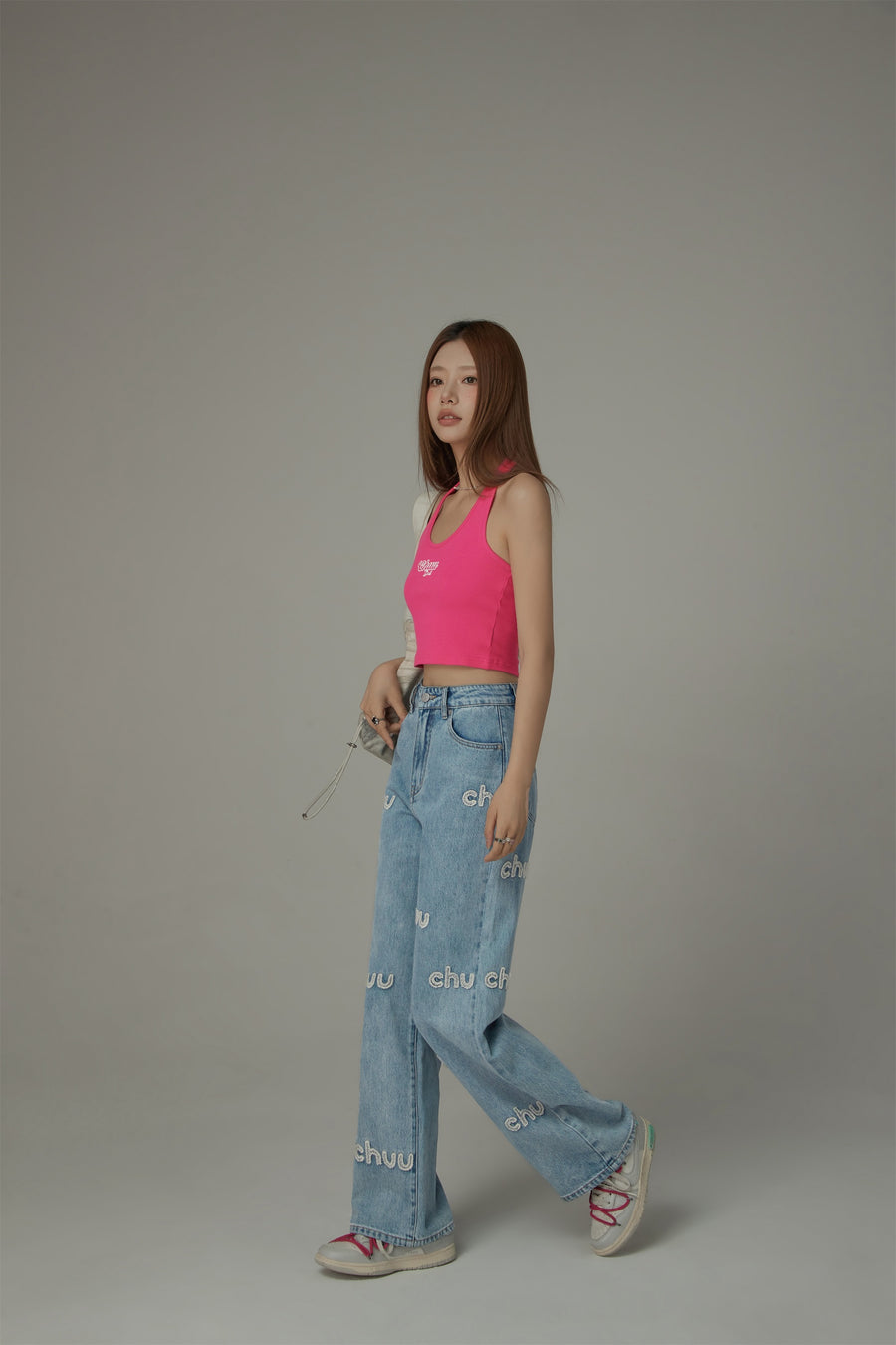 CHUU Embroidered Lettering Straight Jeans