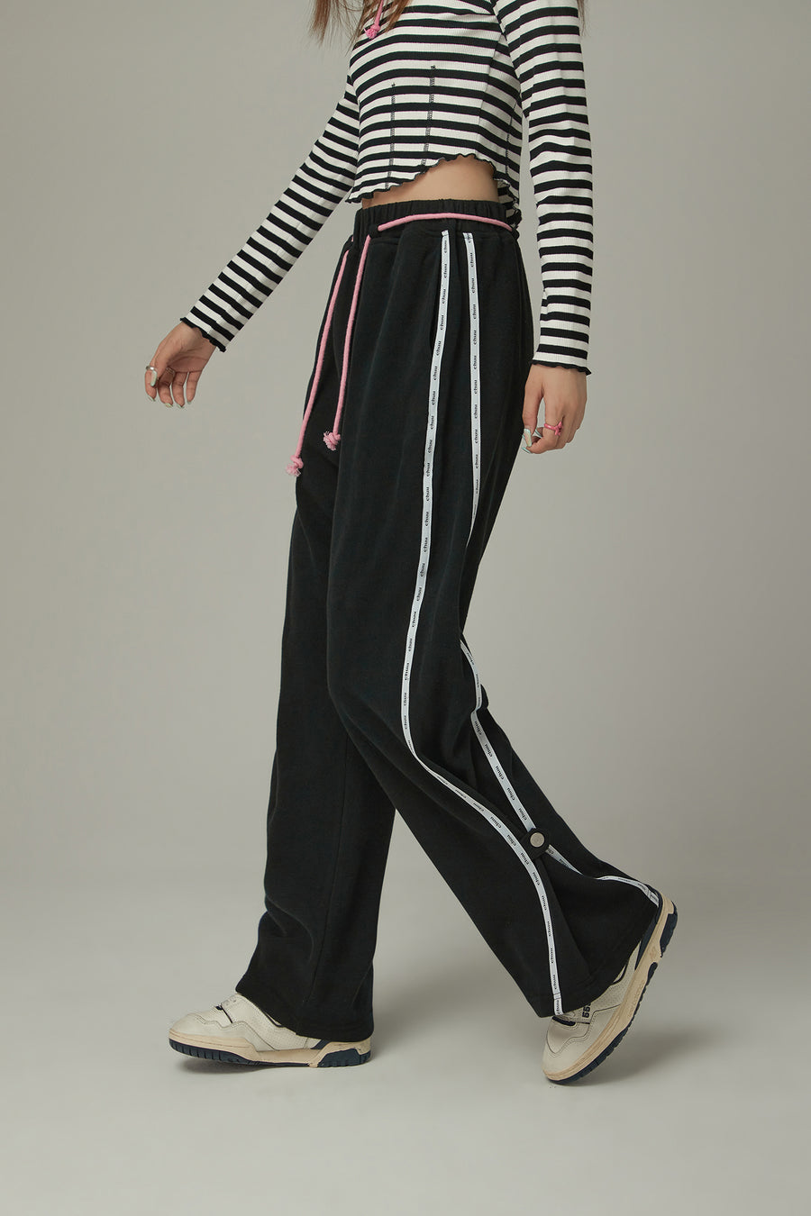 CHUU String Wide Sporty Pants