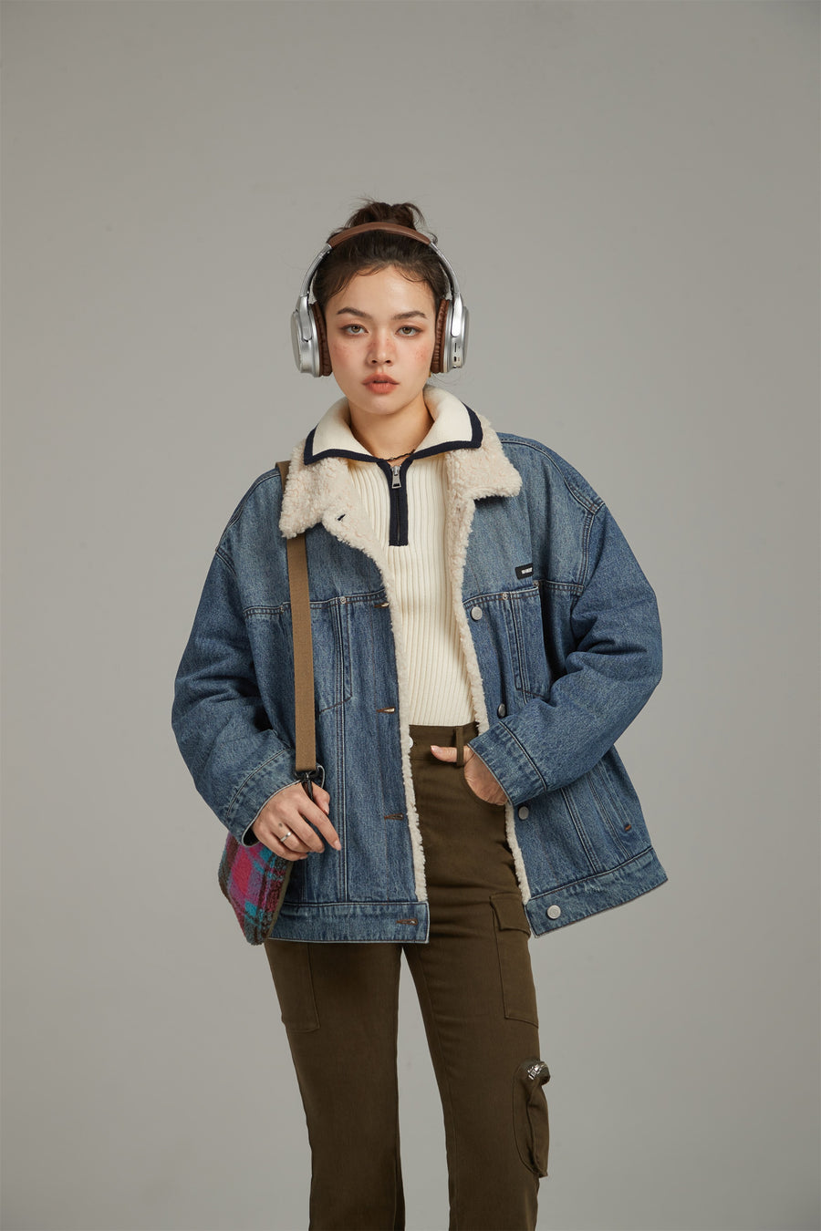 CHUU Fluffy Collar Denim Jacket