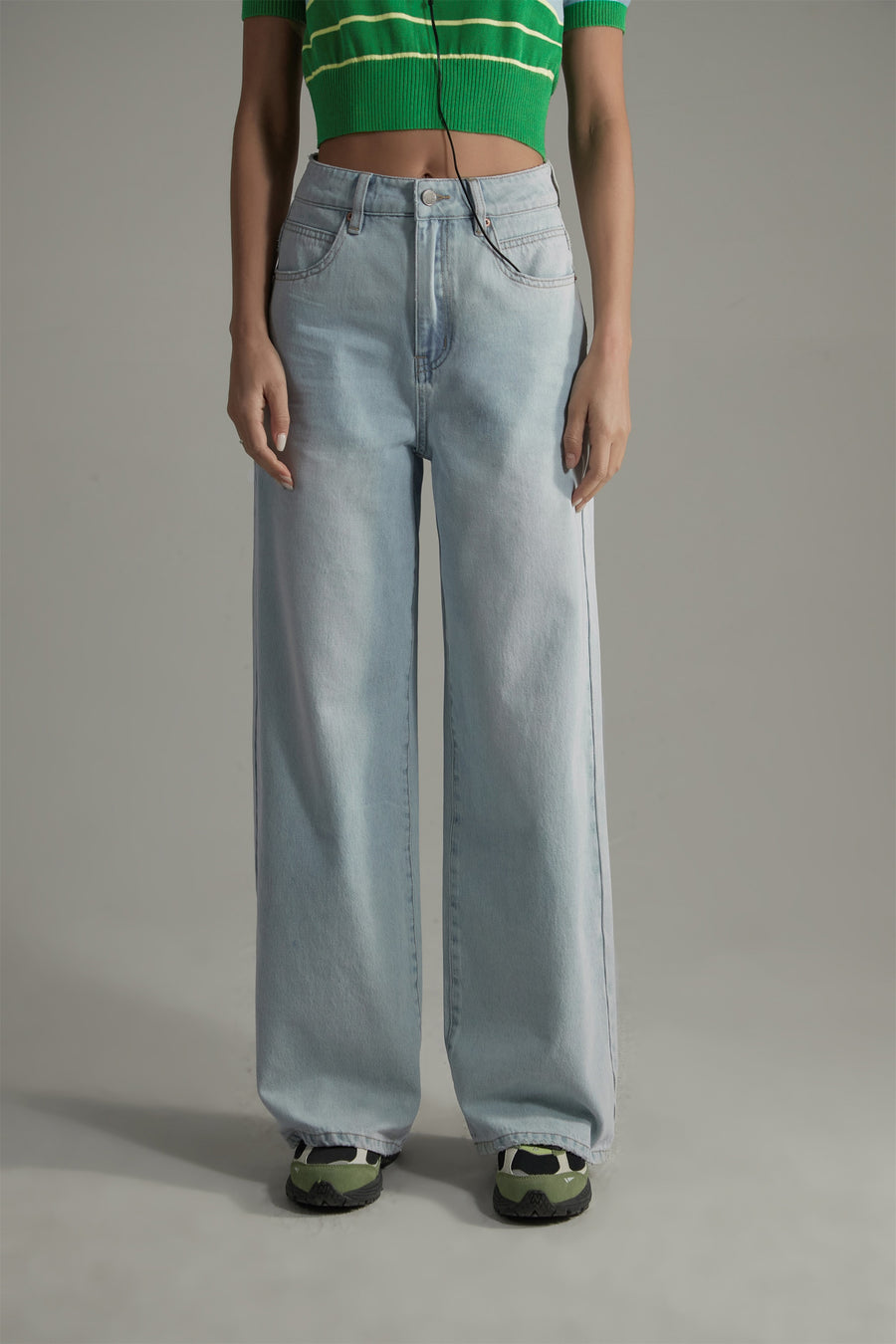 CHUU Basic Wide Light Washed Straight Denim Jeans