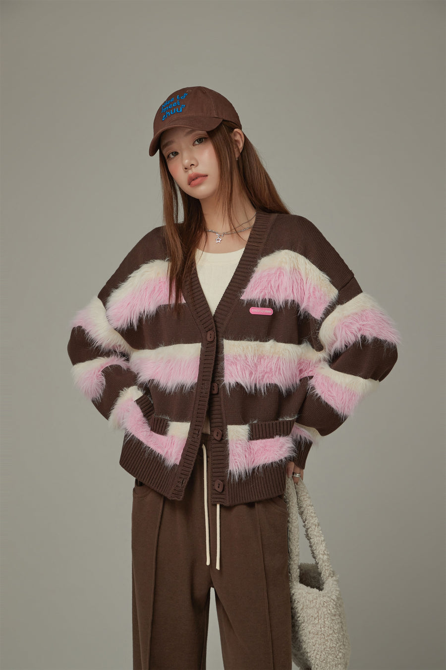 CHUU V-Neck Color Combination Stripe Knit Cardigan