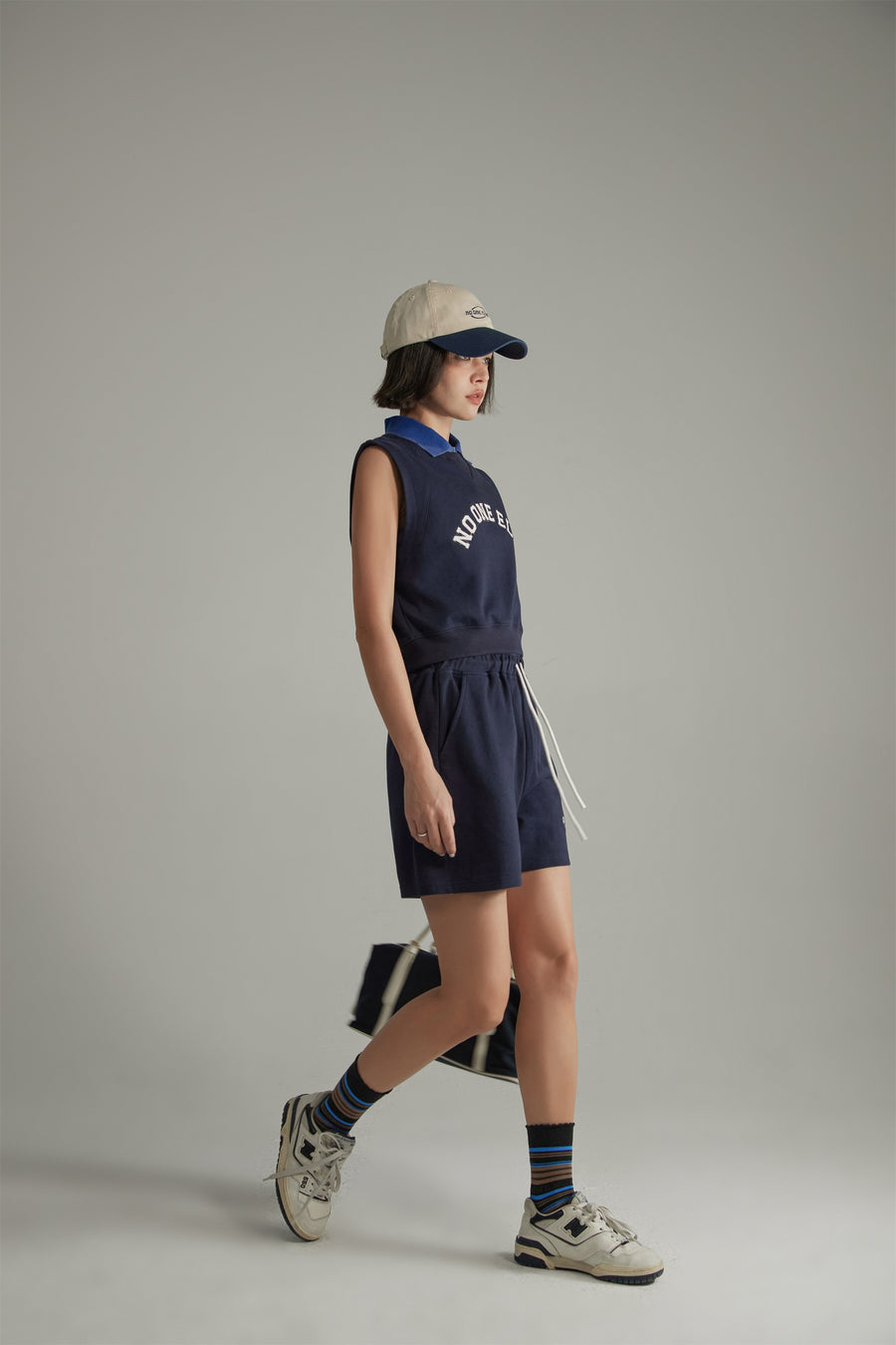 CHUU Noe Lettering Colorblocked Striped Socks