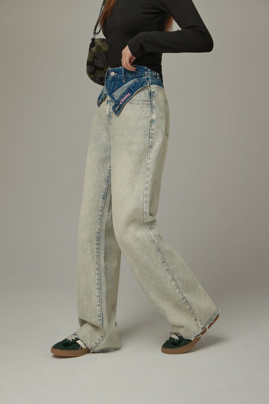 CHUU Folded Waist Color Combination Wide Denim Jeans