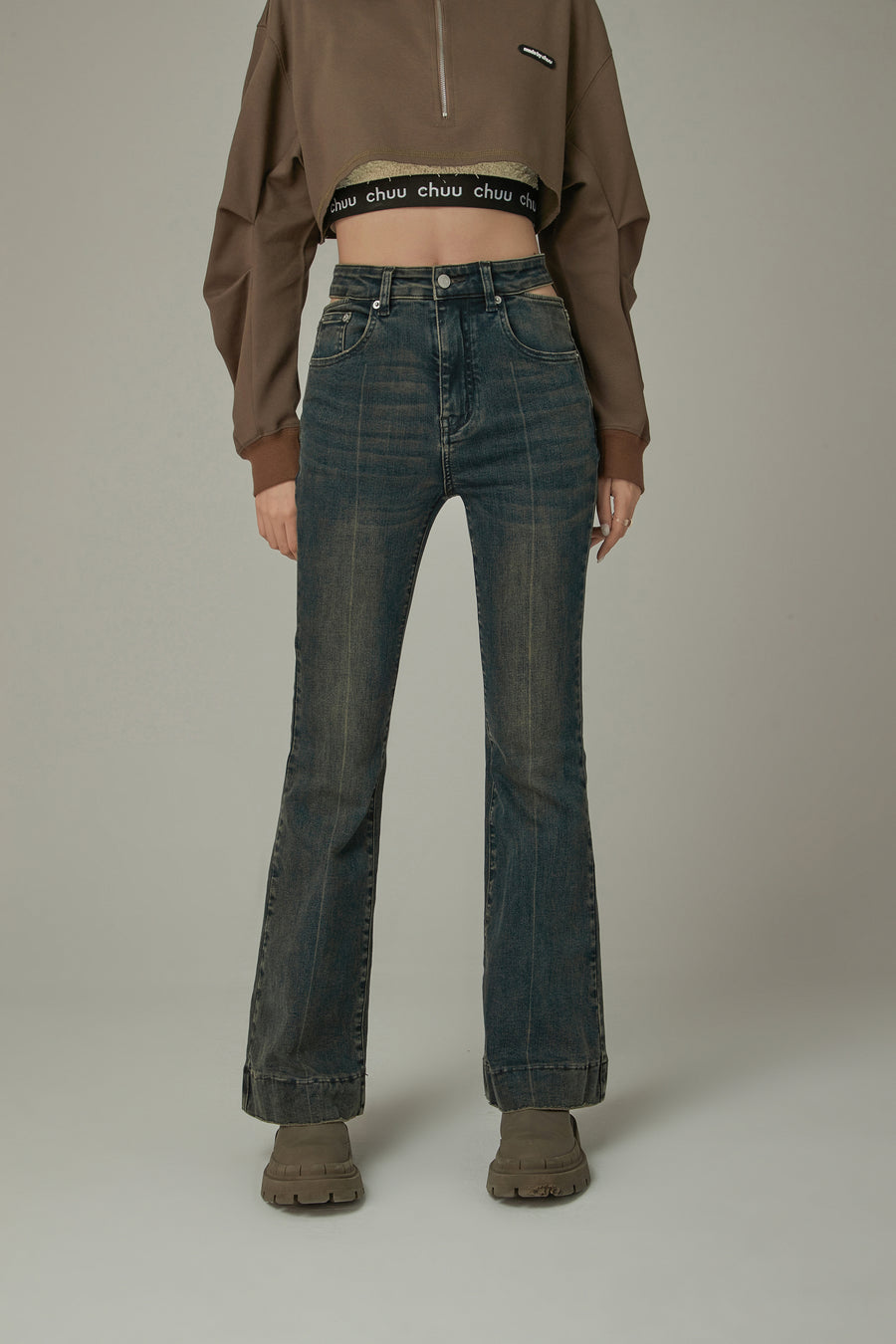 CHUU Ripped Pocket Cutout Waist Bootcut Jeans