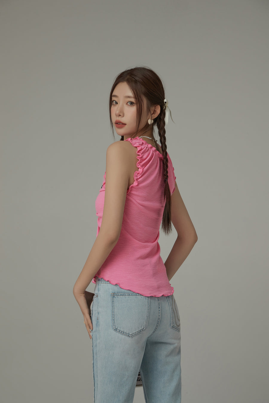 CHUU Ruffle Shirring Sleeveless Top