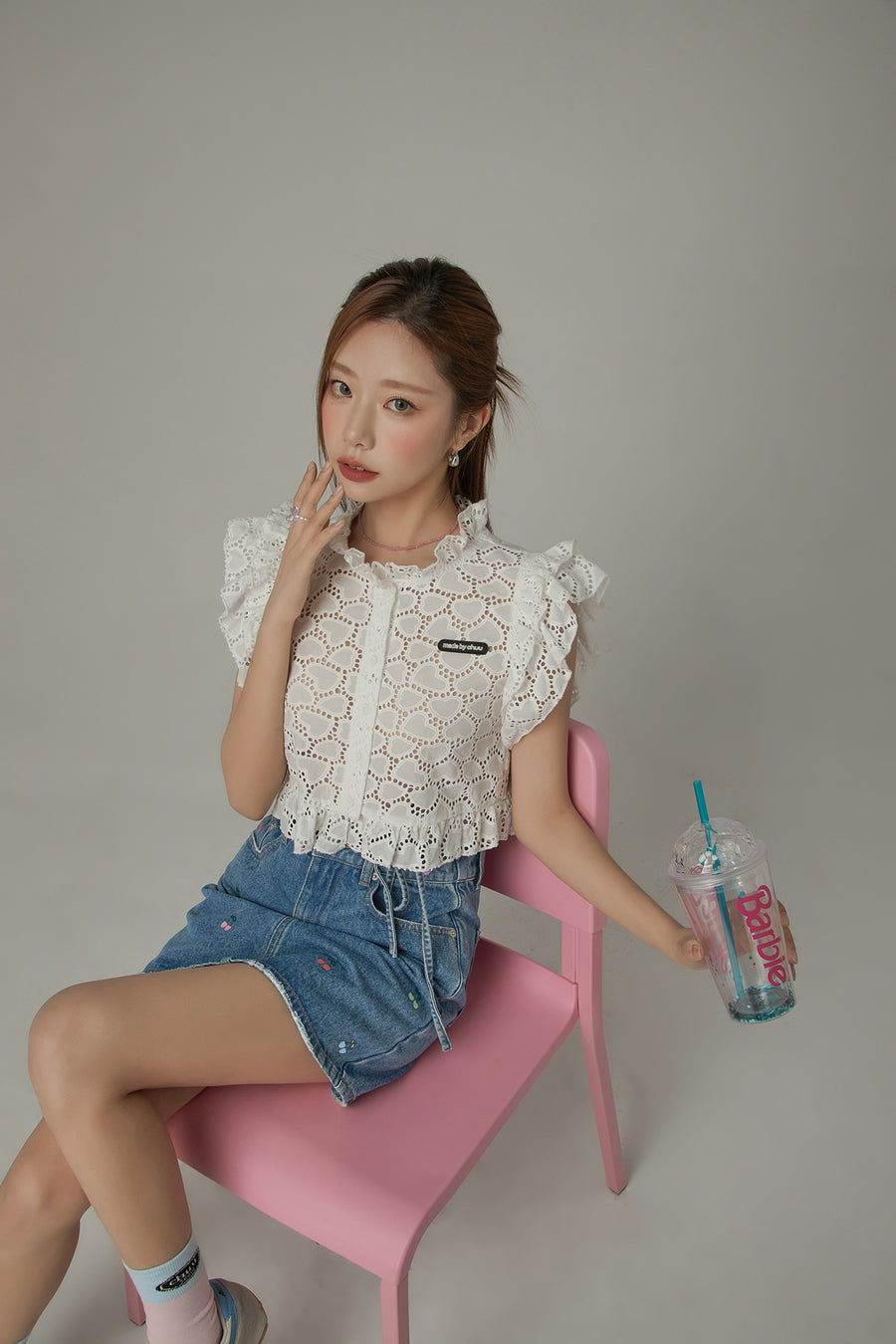 CHUU Ruffled Sleeve Heart Lace Blouse