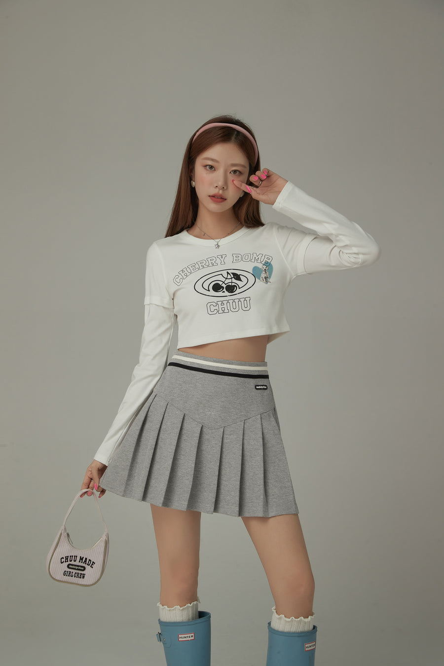 CHUU Cherry Bomb Logo Printed Cropped Long Sleeve T-Shirt