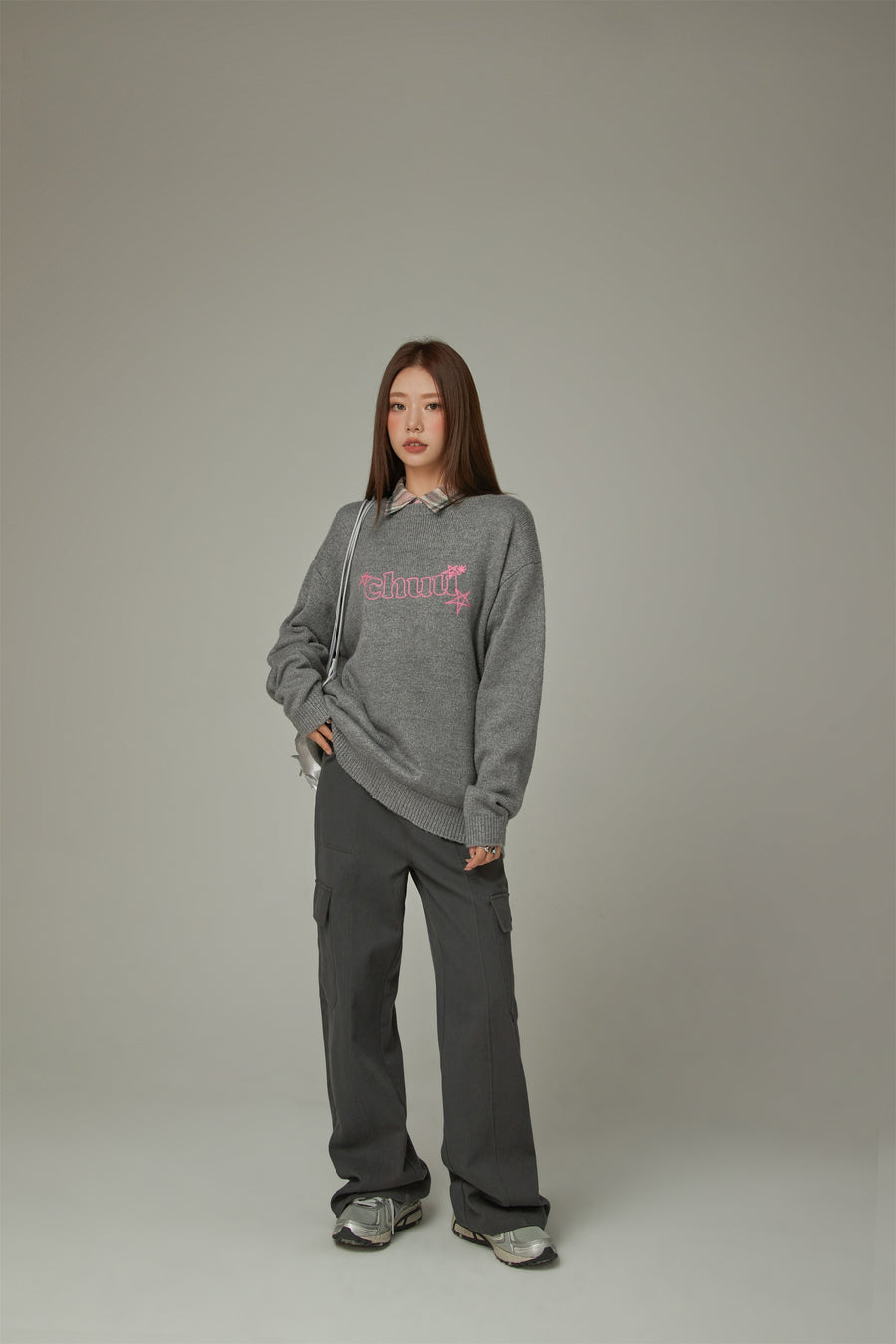 CHUU Logo Star Lettering Loose Fit Knit Sweater