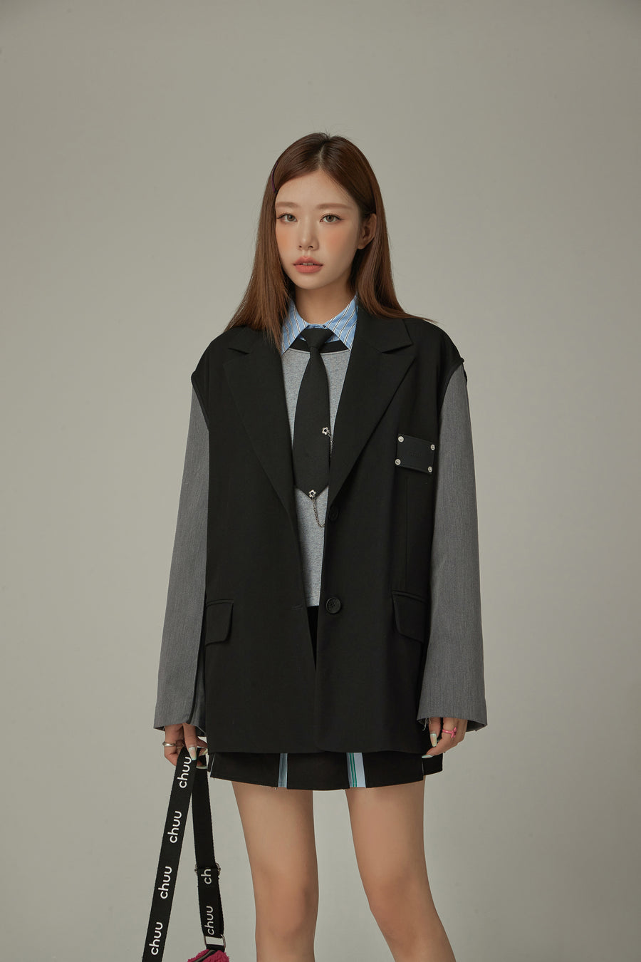 CHUU Two Toned Loose Fit Jacket