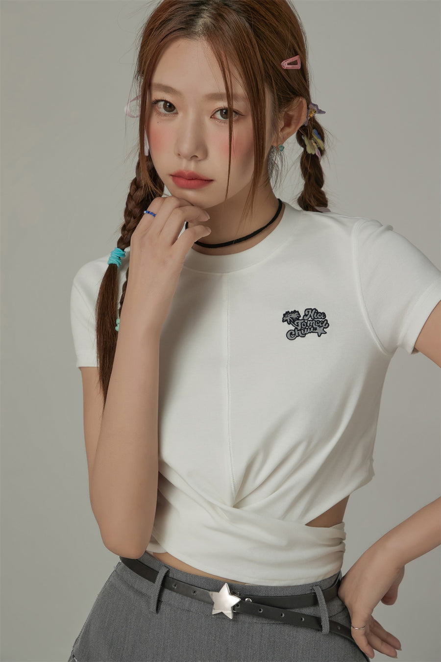 CHUU Embroidered Slim Back Cutout Cropped T-Shirt