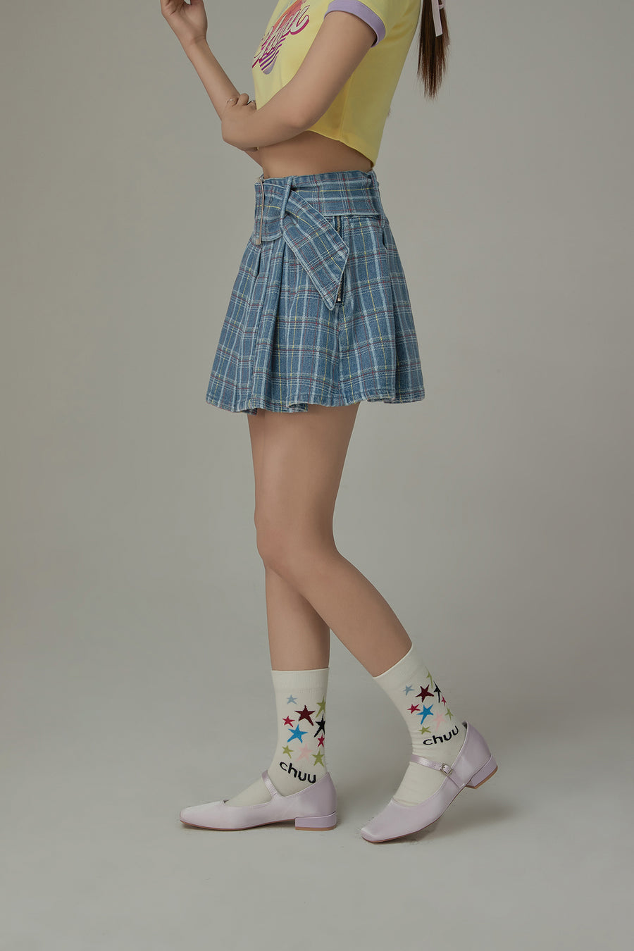 CHUU Check Pleated Big Belt Mini Skirt