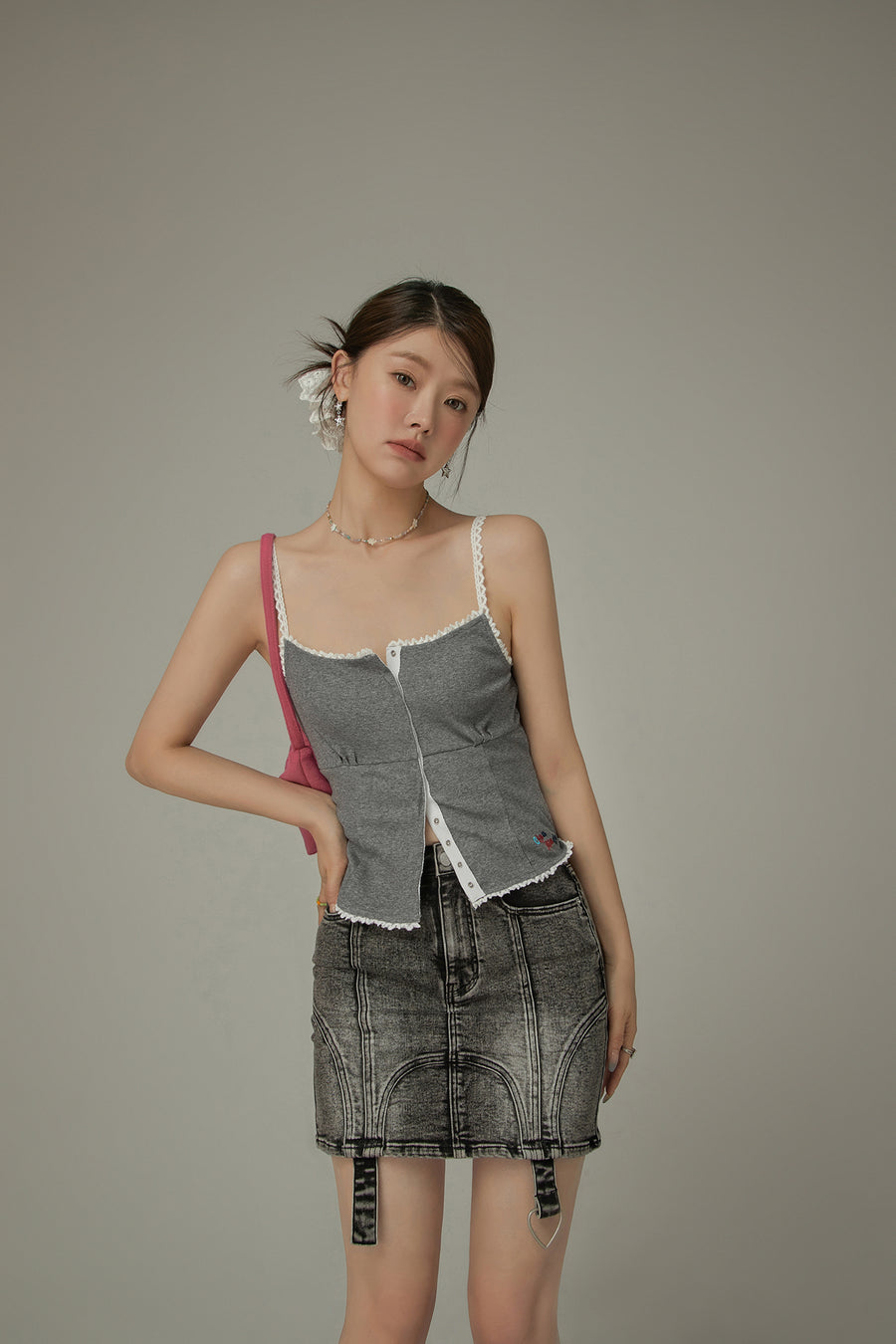 CHUU Embroidery Lace Sleeveless Top