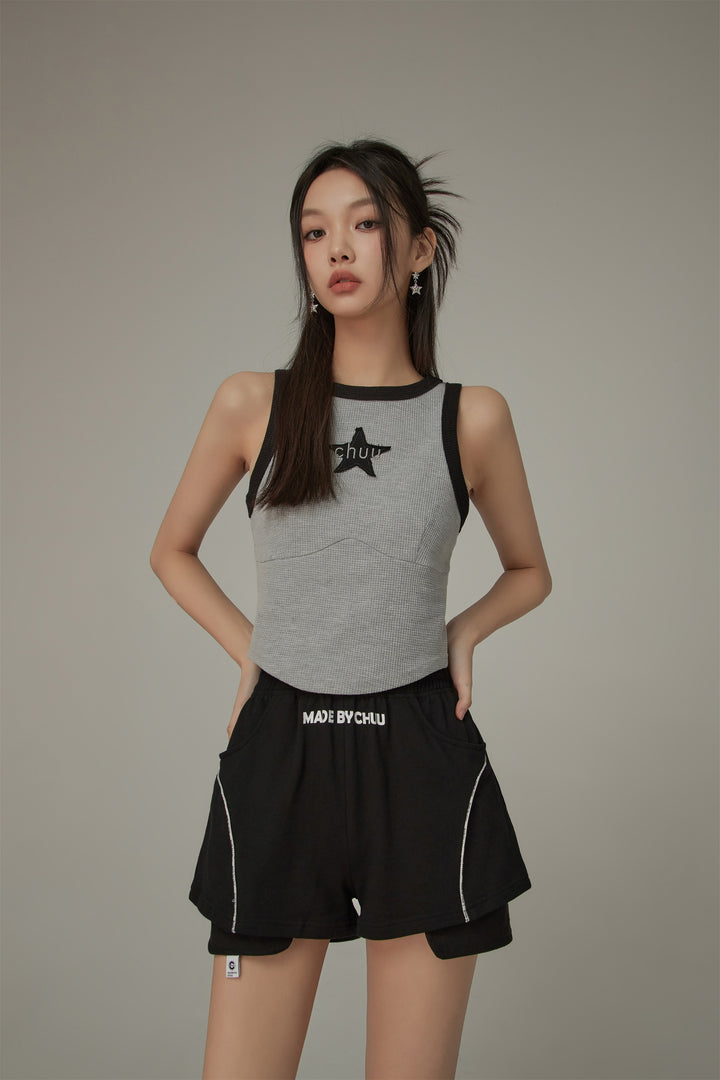 Chuu Star Center Line-Colored Sleeveless Semi Crop T-Shirt