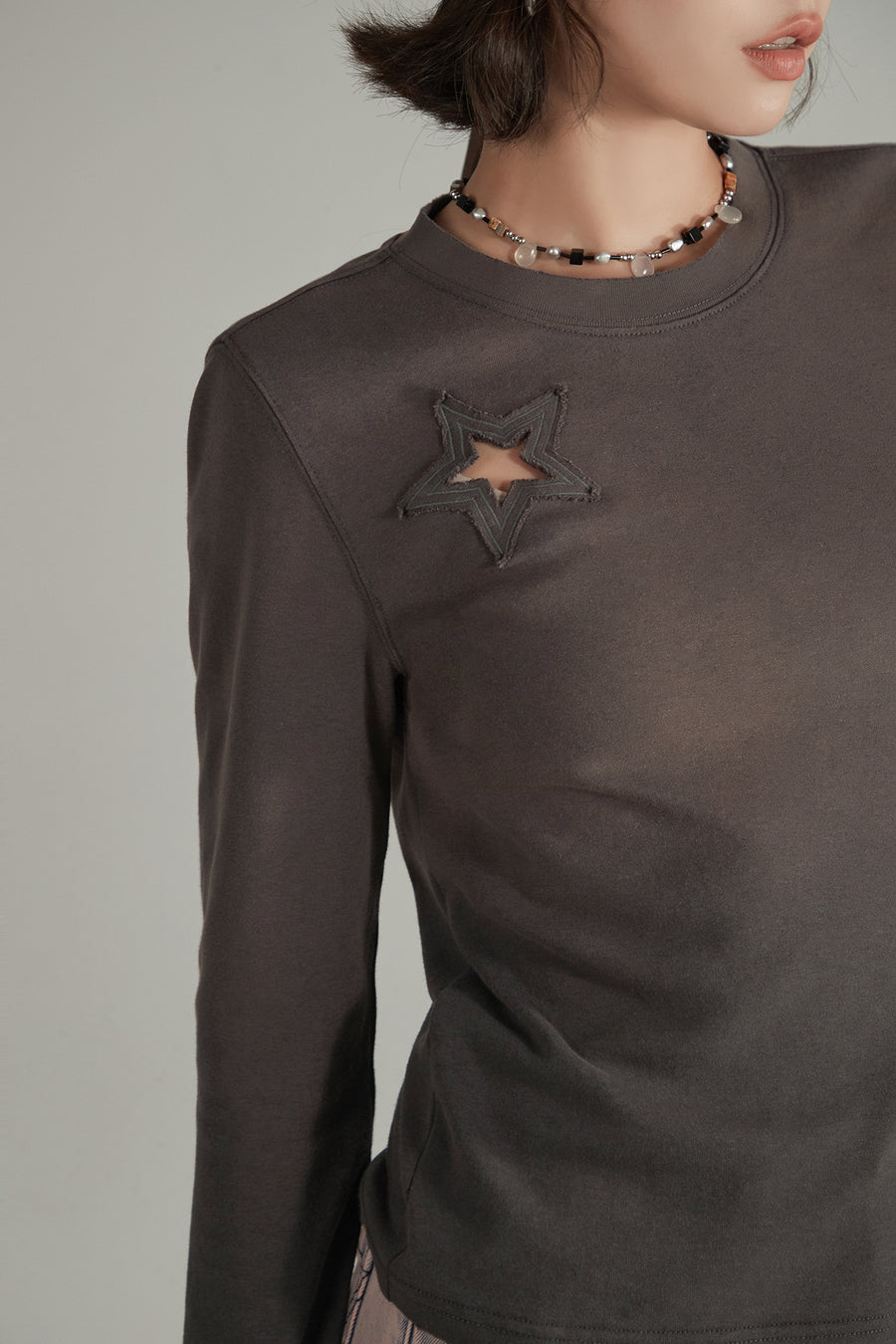 CHUU Slit Star Long Sleeve T-Shirt