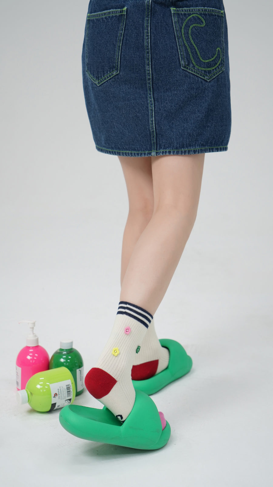 CHUU Floral Button Color Button High Socks