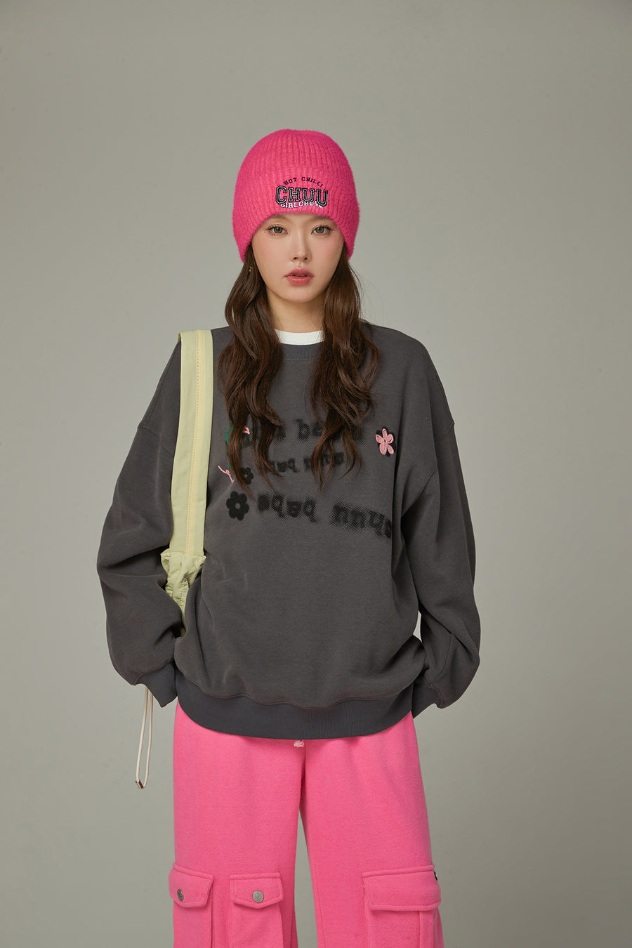 CHUU Lettering Flowers Boxy Sweatshirt