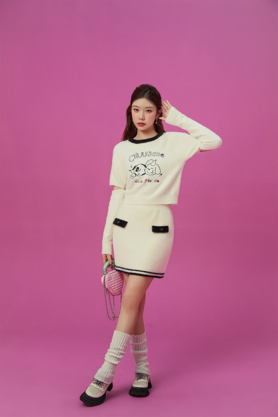 CHUU Puppy Character Cutout Knit Sweater