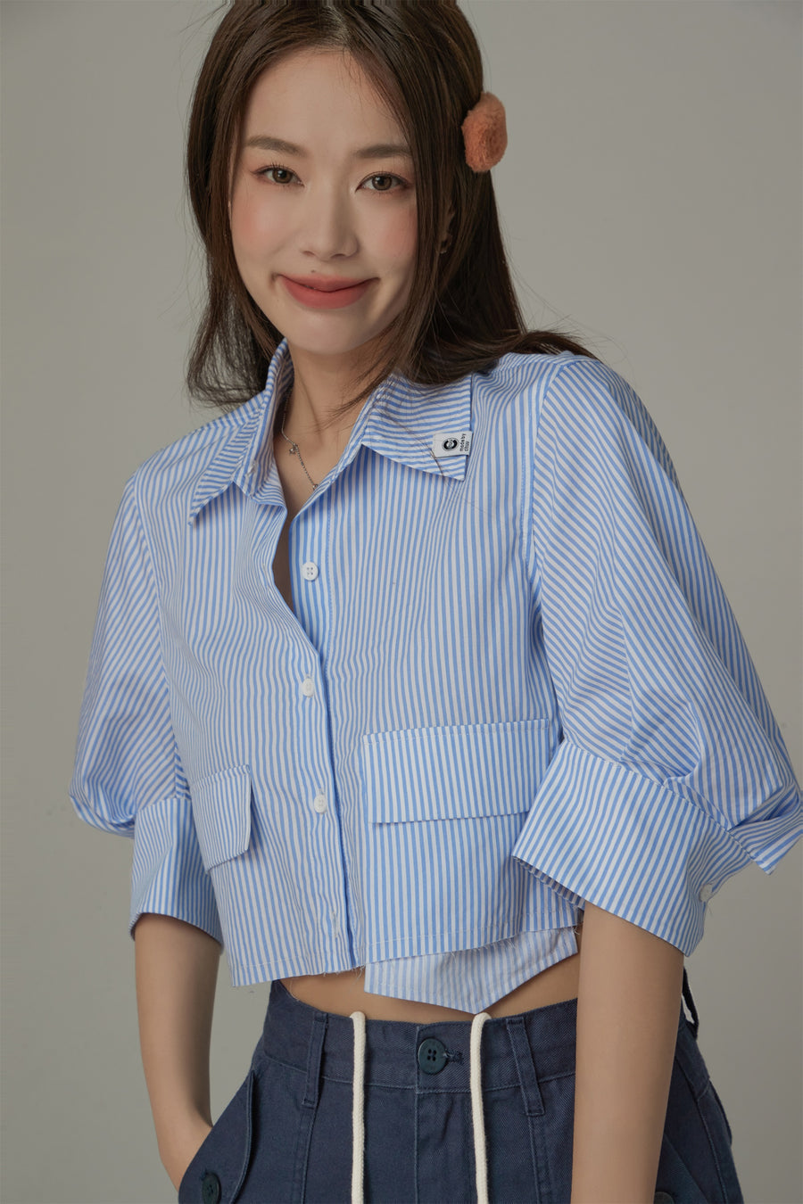 CHUU Puffy Sleeve Colored Pocket Crop Shirt