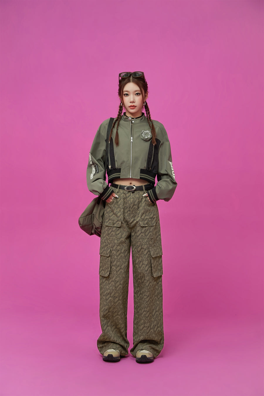 CHUU Logo Lettering Cargo Wide Pants