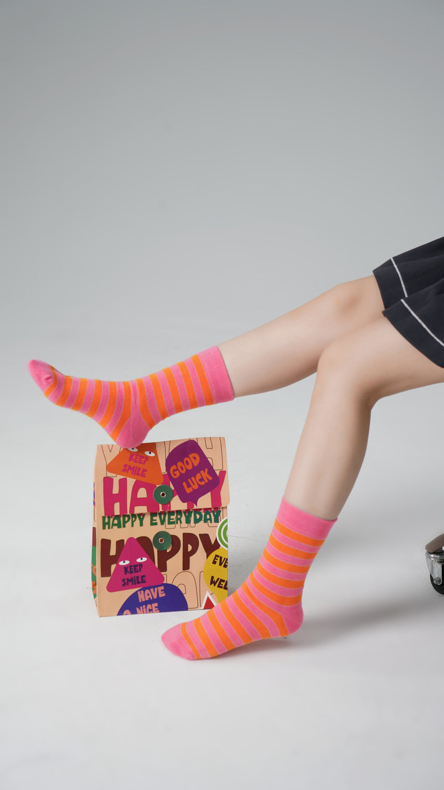 CHUU Striped Knit Logo High Socks