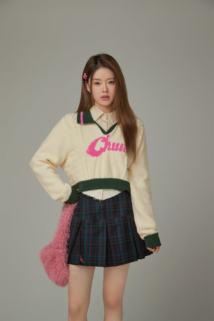 CHUU Logo Open Collar Crop Knit Sweater