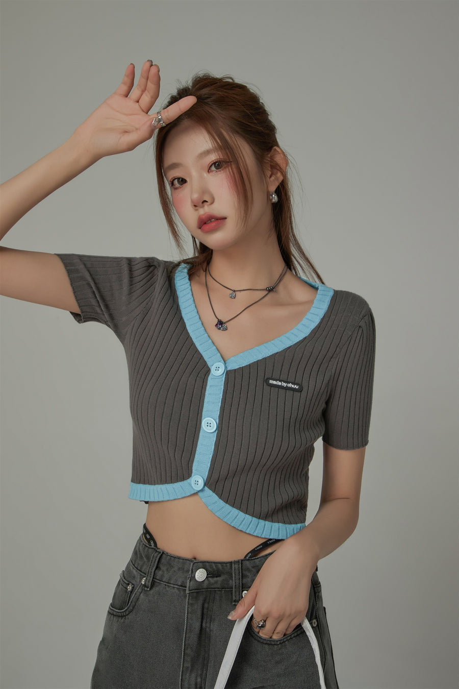 CHUU Line-Blocking Ribbed Button Semi- Crop Cardigan