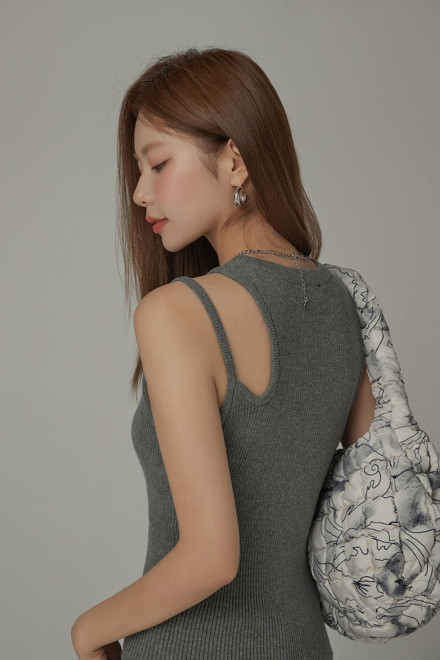 CHUU Cherry Ribbed Shoulder Cutout Sleeveless Top