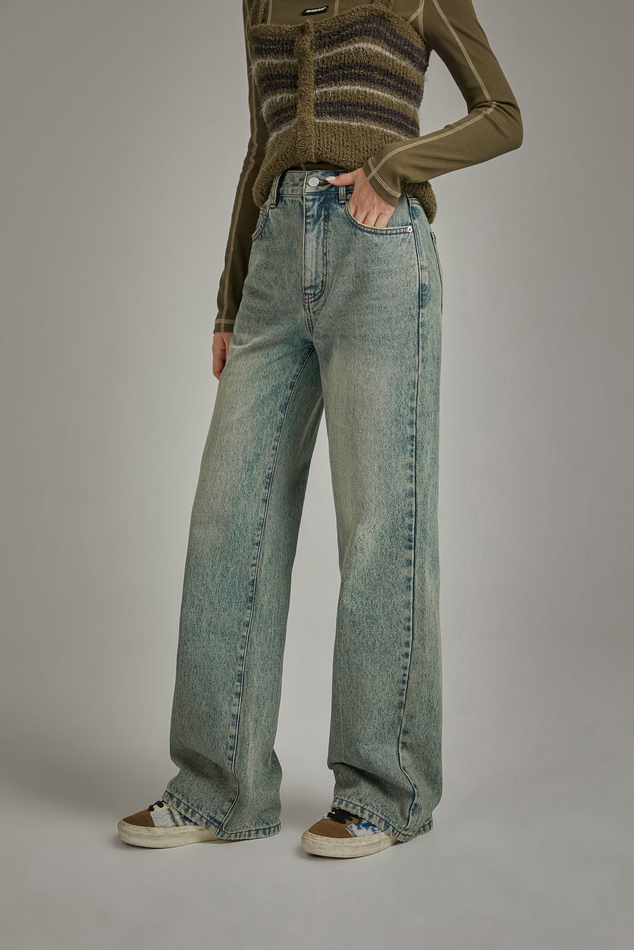 CHUU Basic Washed Wide Denim Jeans