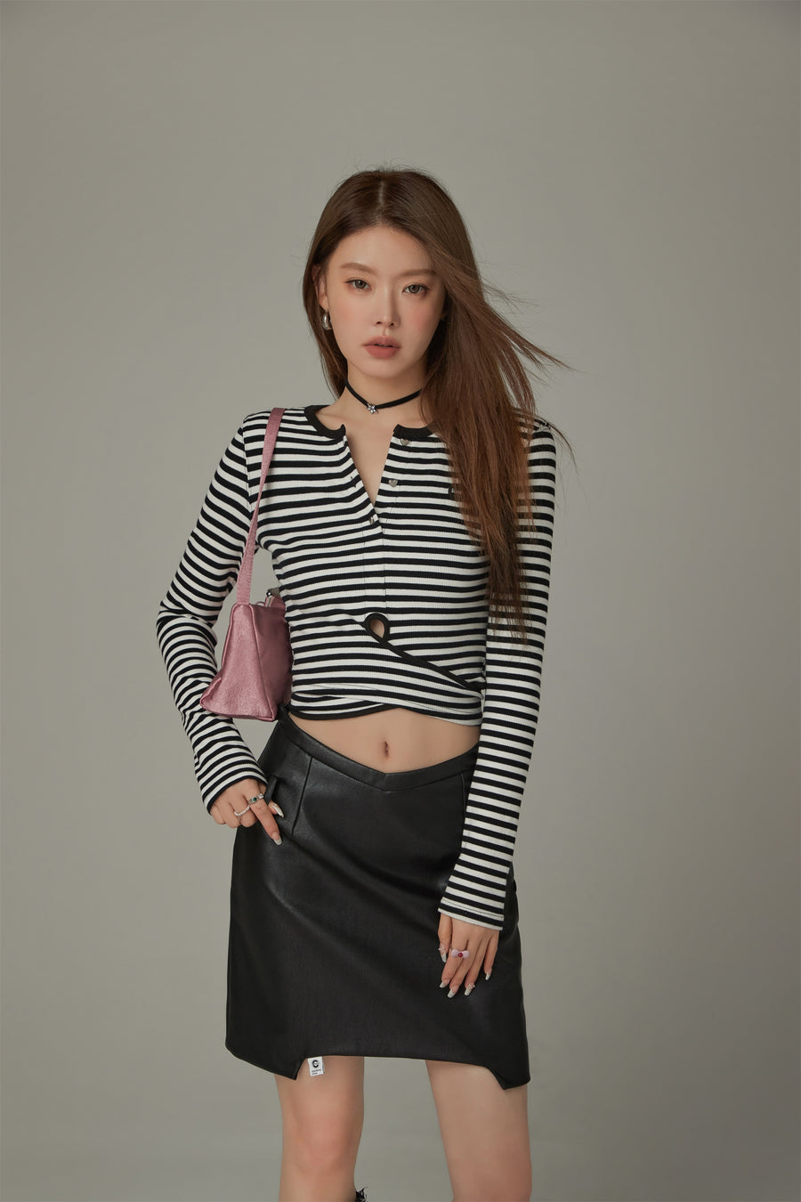 CHUU Striped Wrapped Cropped T-Shirt