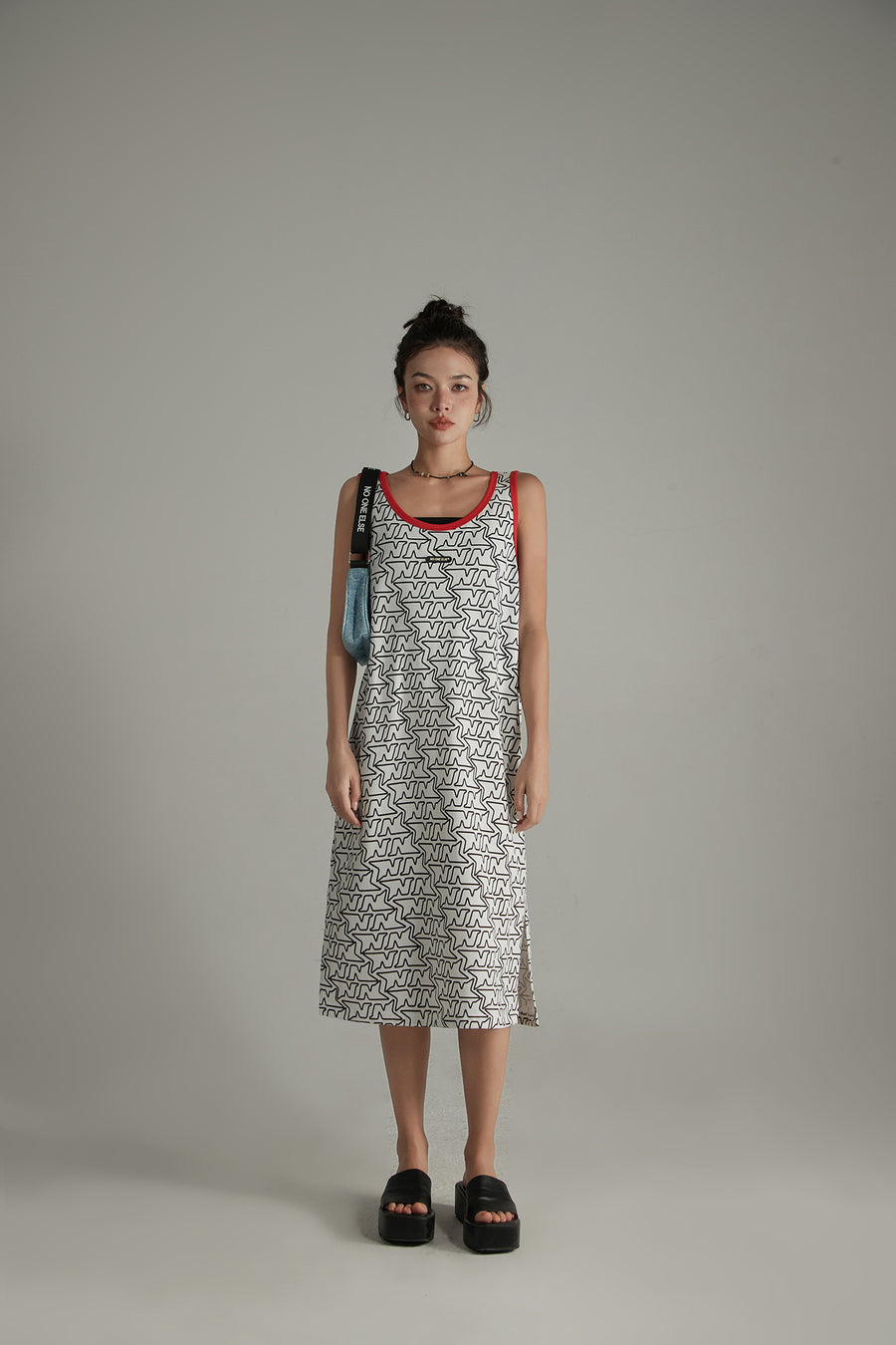 CHUU Sleeveless Logo Symbol Long Dress