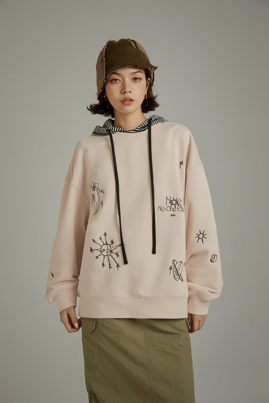 CHUU Star Boxy Sweatshirt