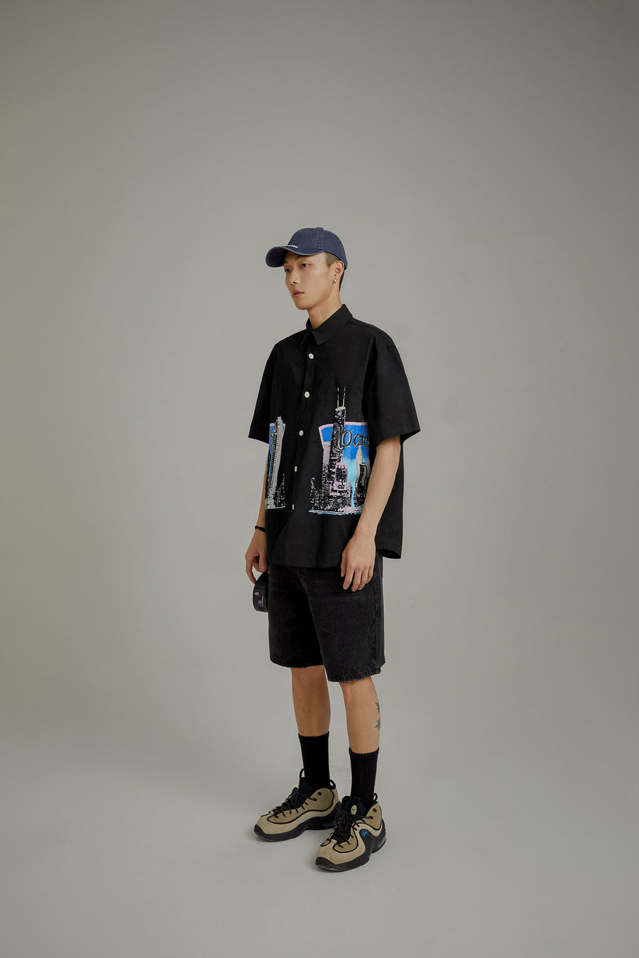 CHUU Cotton Boxy Pritned City Skyline Shirt