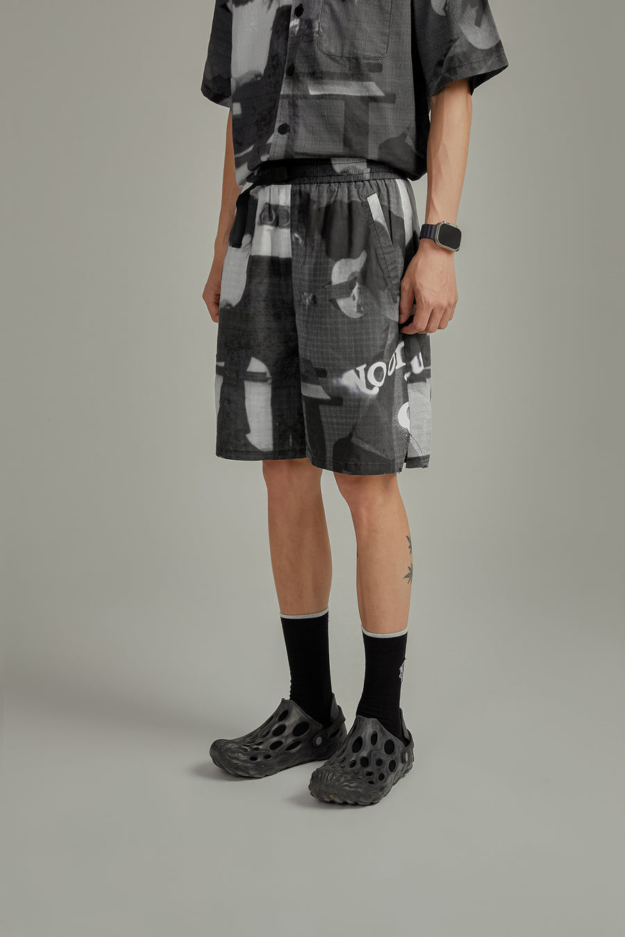 CHUU String Printed Casual Shorts