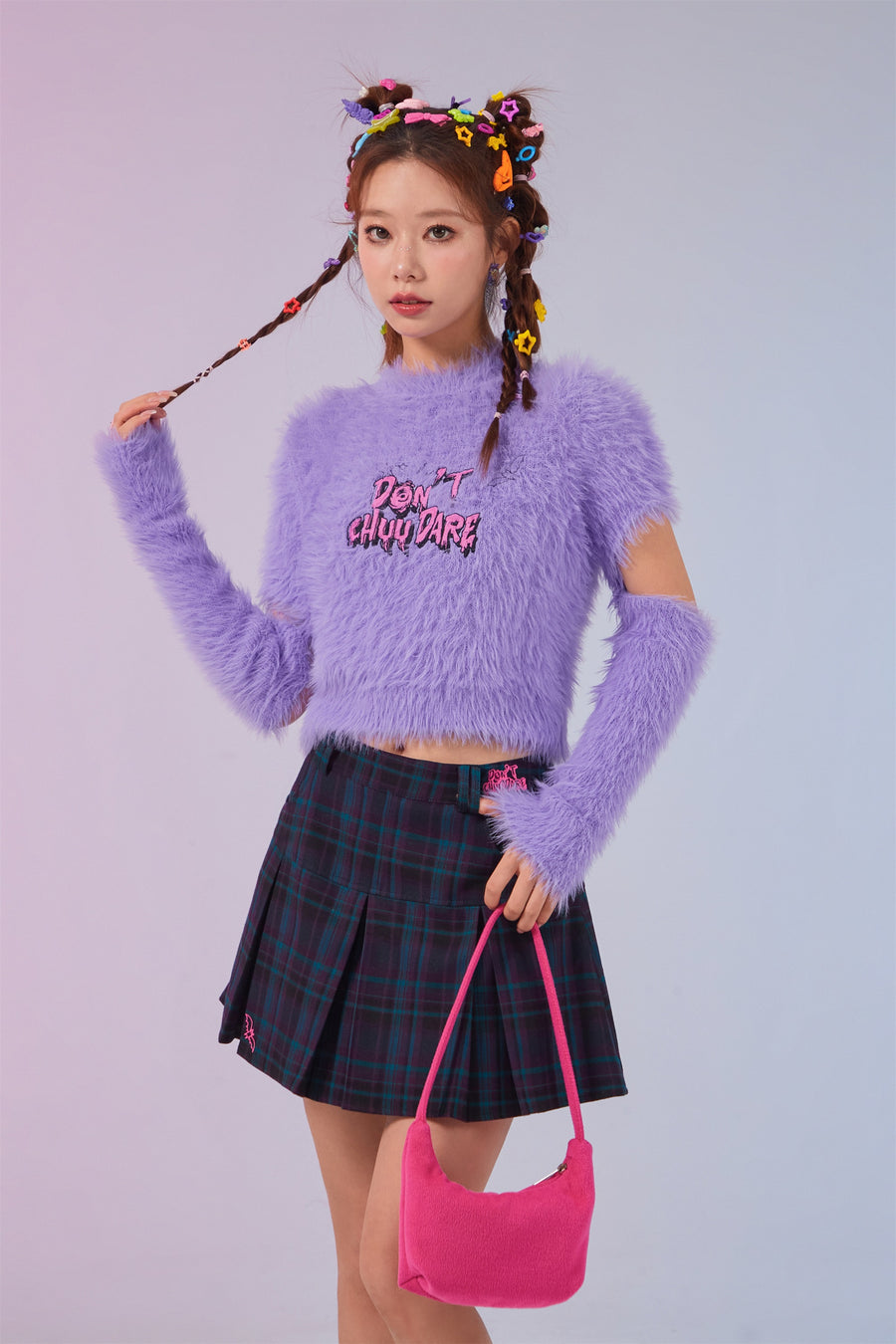 CHUU Fuzzy Sleeve Slit Crop Knit Sweater