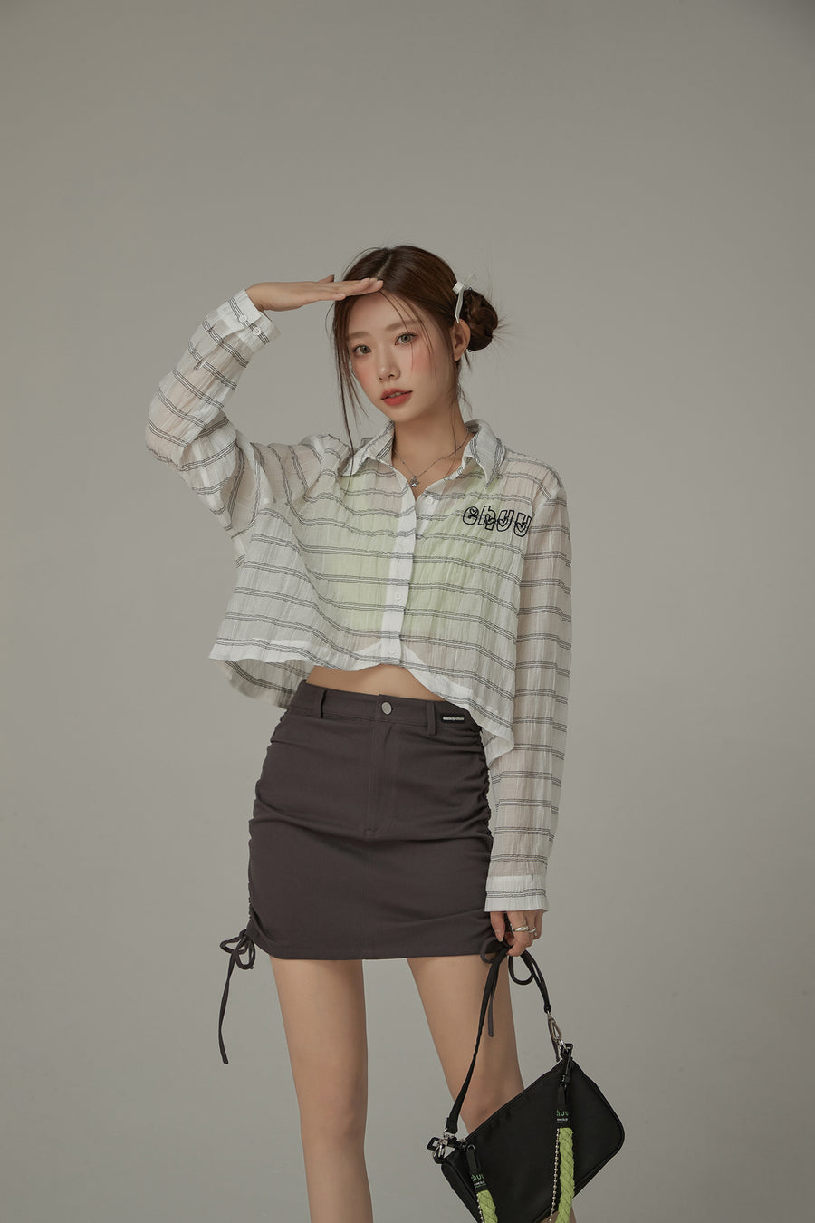 CHUU Logo Embroidered Cropped Striped Shirt