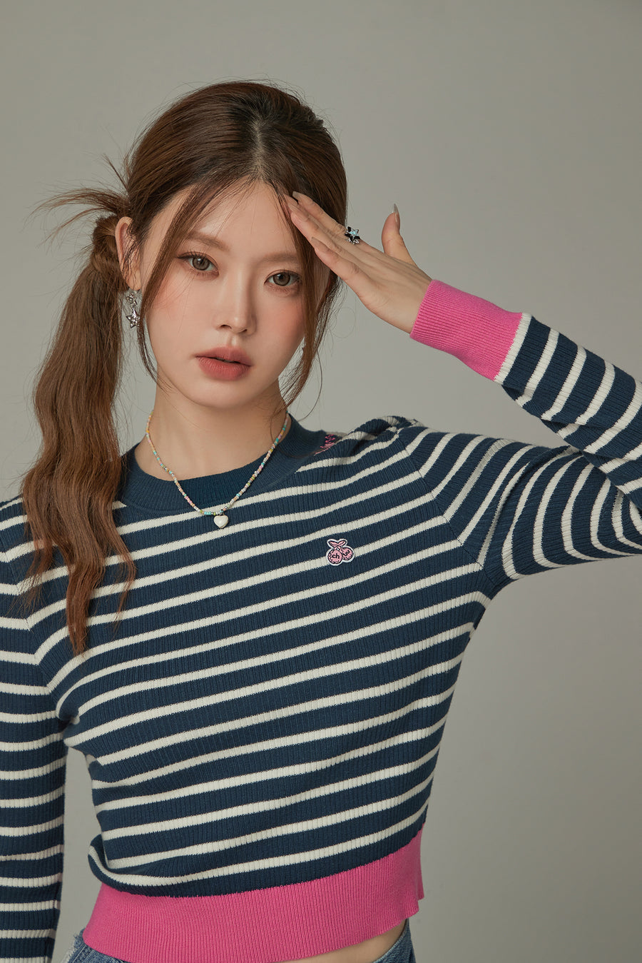 CHUU Color Lined Cropped Knit Top