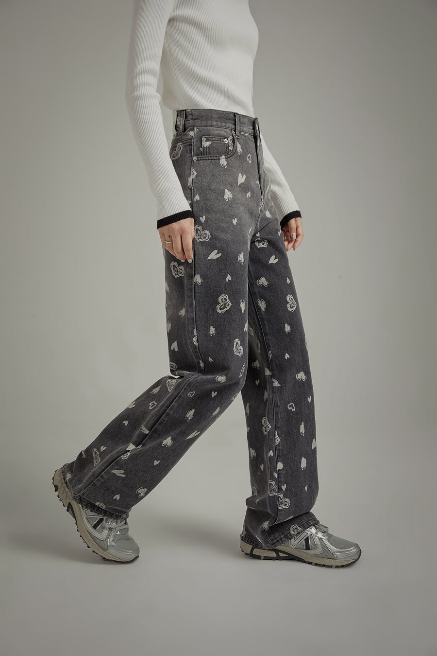 CHUU Heart Pattern Wide Denim Jeans