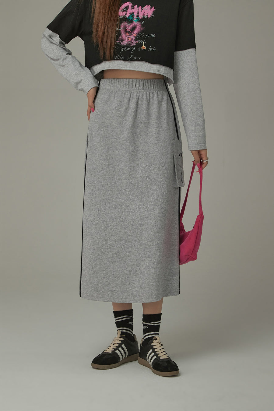 CHUU Side Line Pocket Logo Sporty Long Sweat Skirt