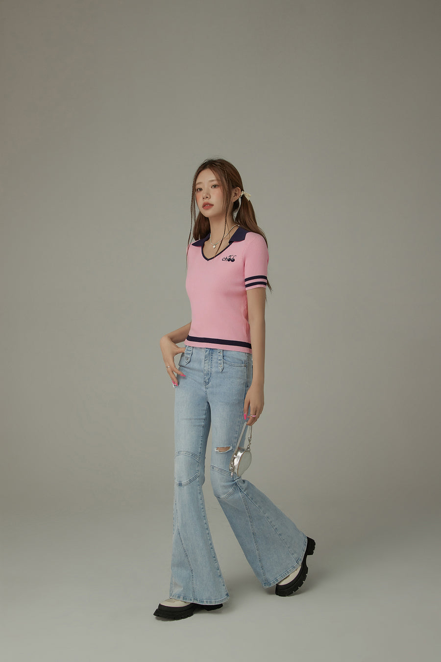 CHUU Open Collar Color Combination Knit Top