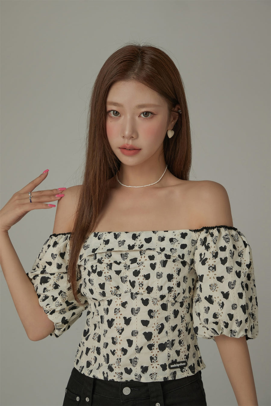 CHUU Heart Pattern Puff Sleeve Blouse