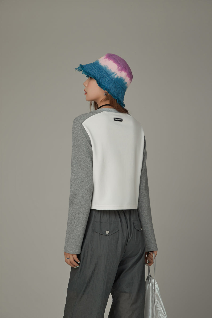 CHUU Rainbow Logo Gradient Raw Hem Bucket Hat