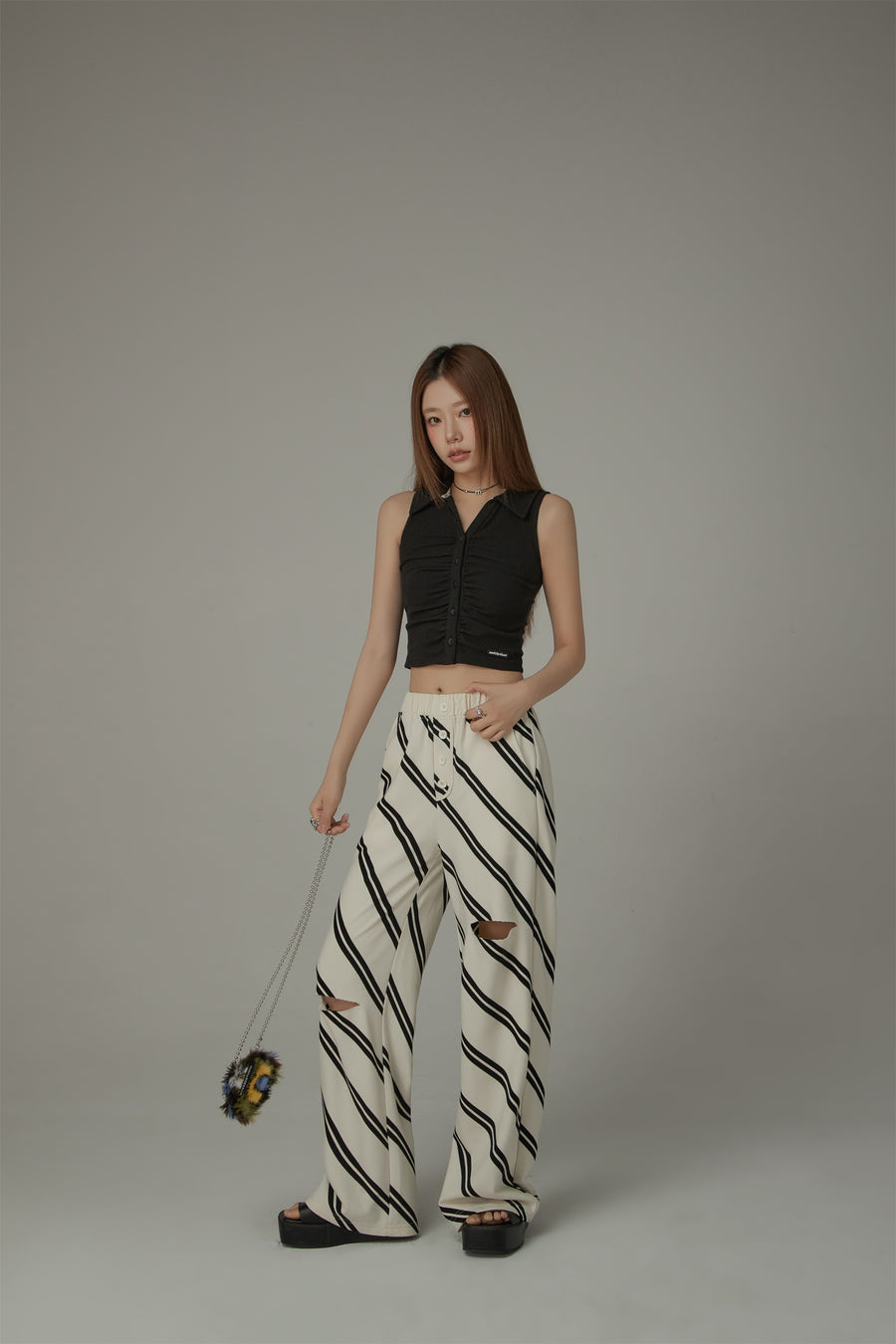 CHUU Diagonal Striped Leg Slits Training Wide Pants