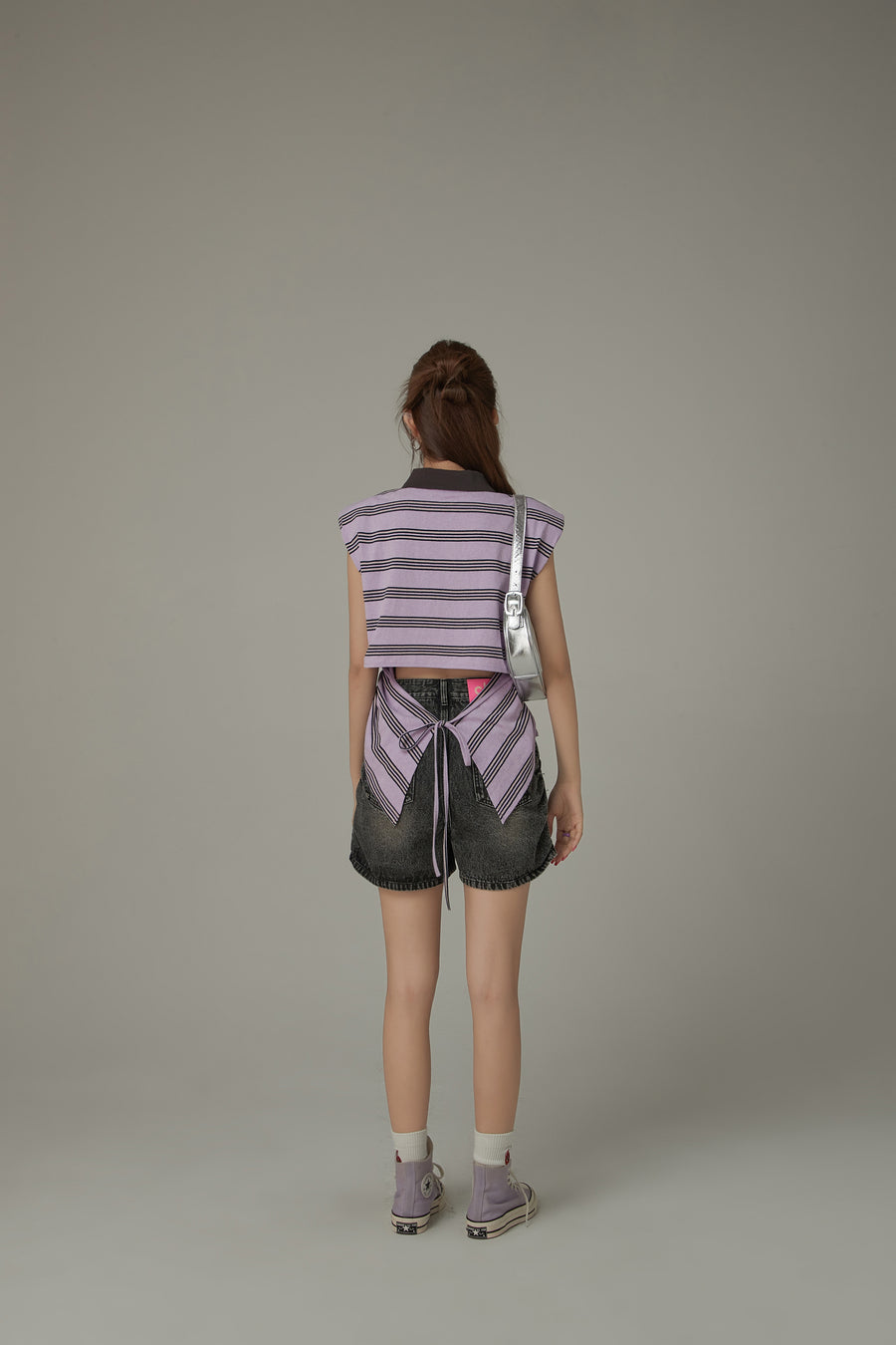 CHUU Side Shirring Striped Back Cut Out Top