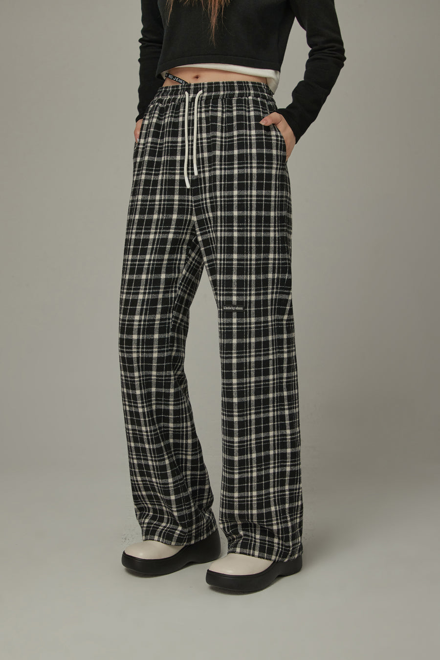 CHUU Check Drawstring Casual Pants