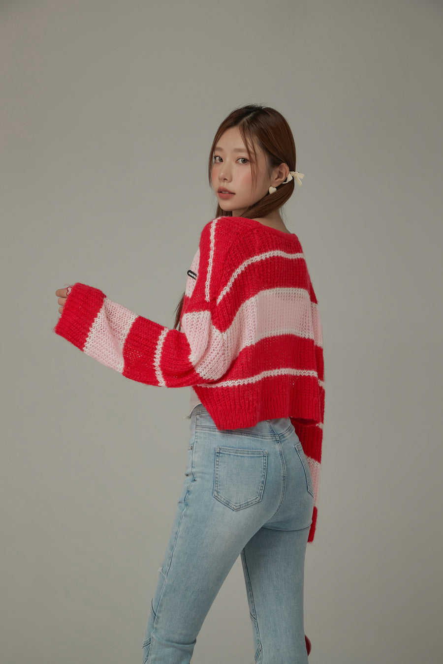 CHUU Color Combination Striped Cropped Knit Sweater