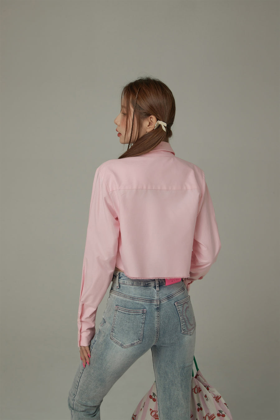 CHUU Color Crop Jagged Hem Shirt