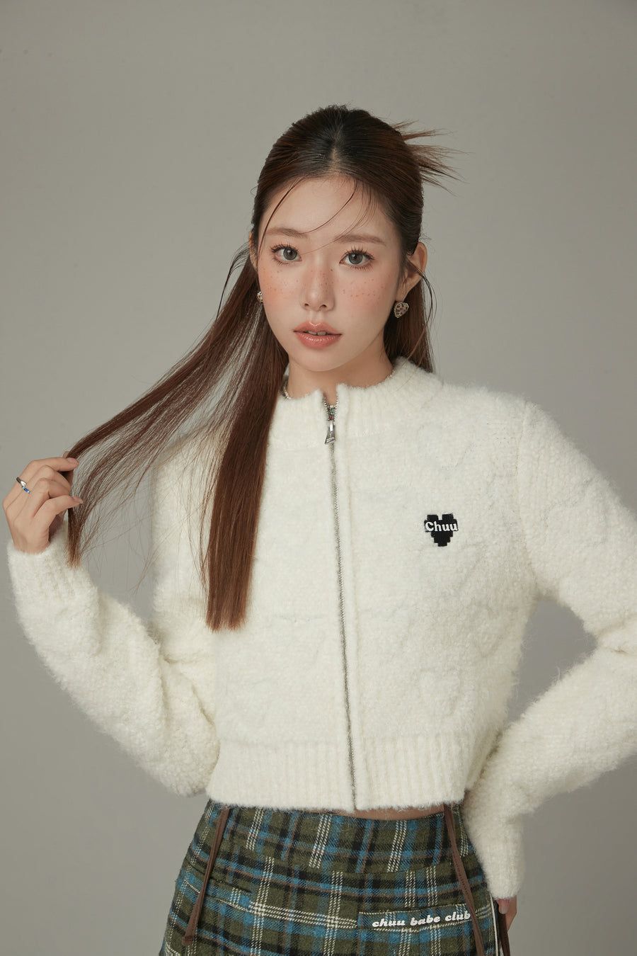 CHUU Heart Zip-Up Cardigan