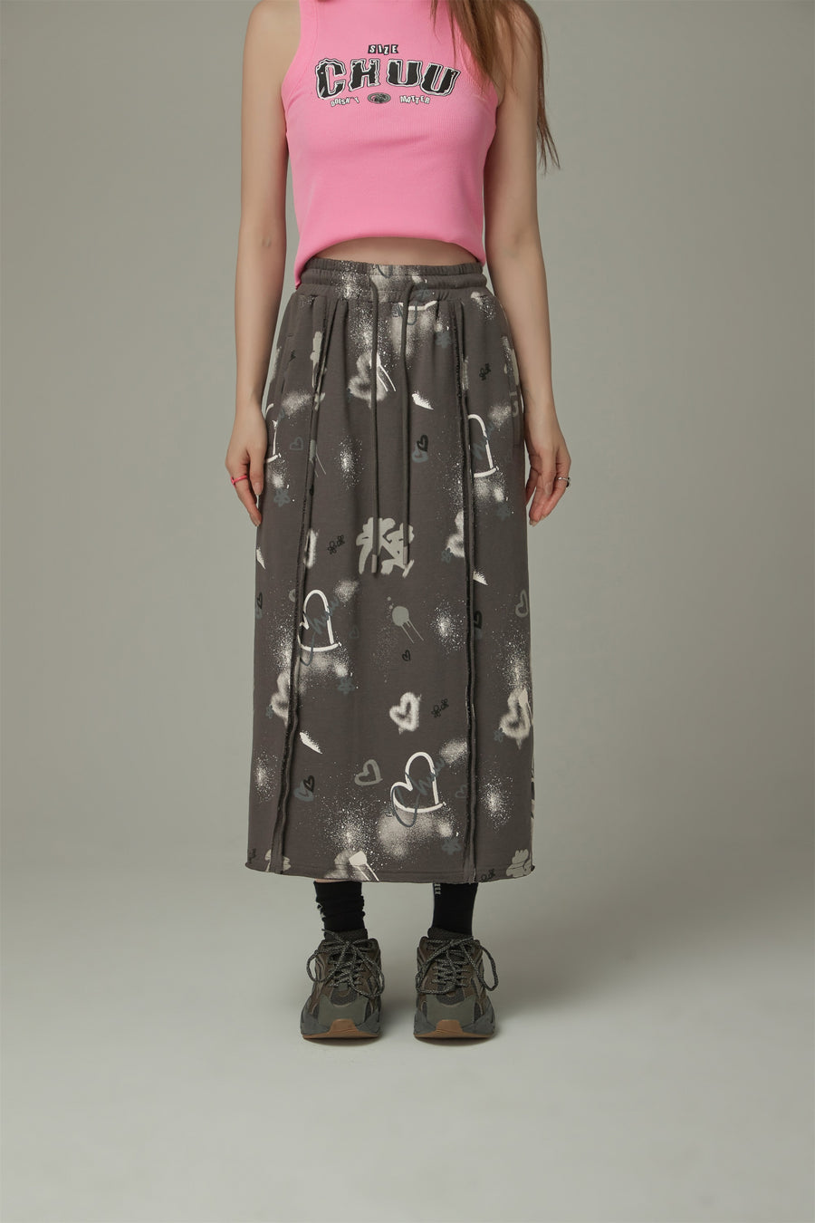 CHUU Graffiti Heart Long Skirt