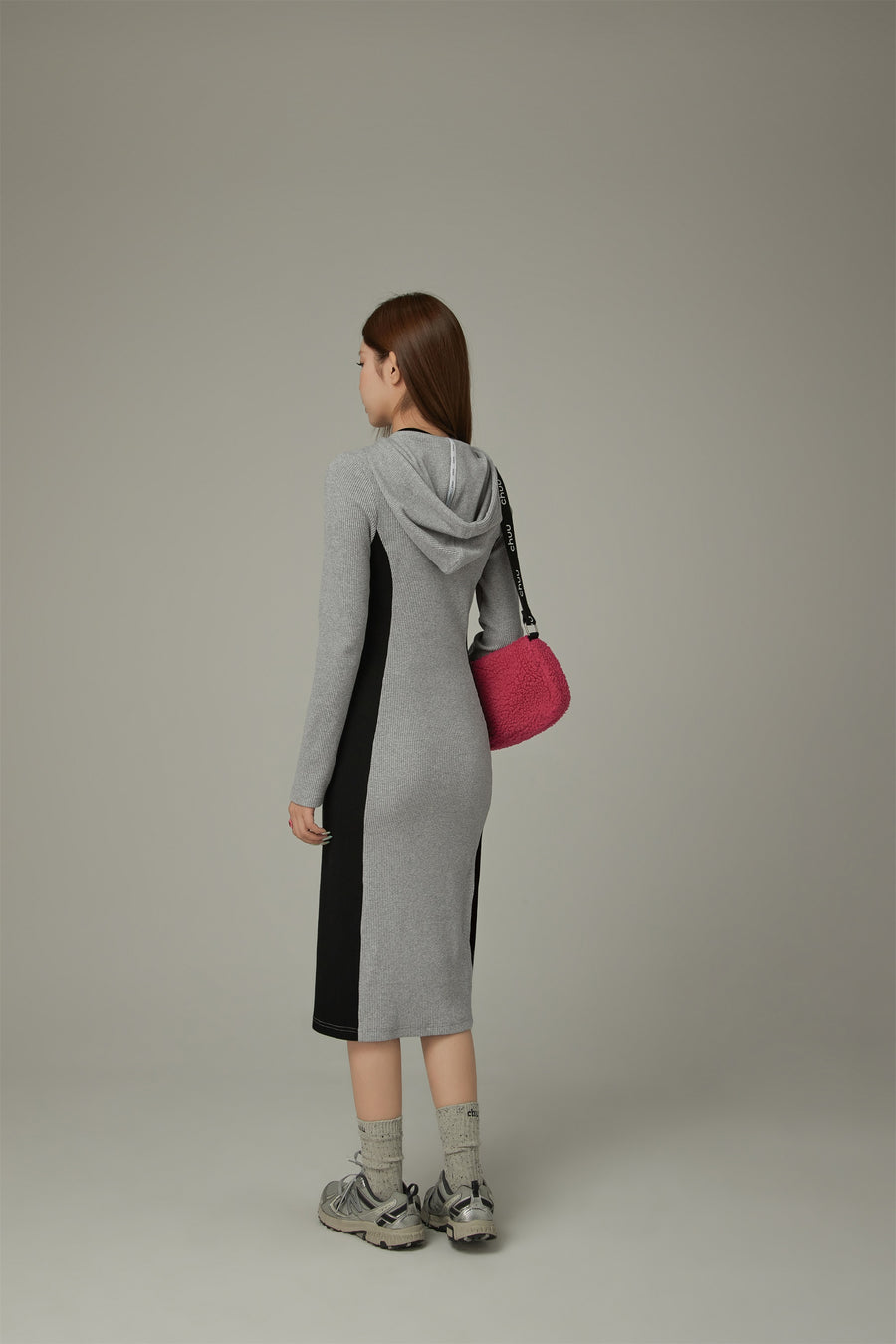 CHUU Two Toned Slim Hooded Long Dress